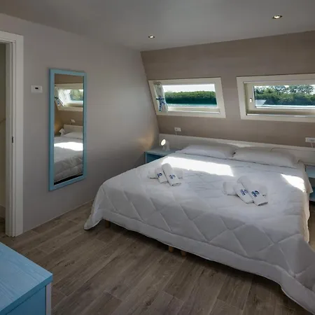 Marina Azzurra فندق