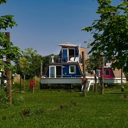 Marina Azzurra لينانو سابيادورو