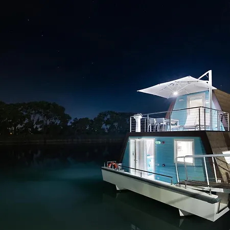 Marina Azzurra 酒店 利尼亚诺萨比亚多罗