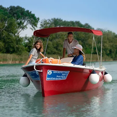 Marina Azzurra فندق لينانو سابيادورو