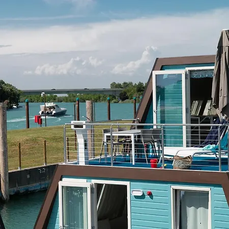 Marina Azzurra 4* لينانو سابيادورو