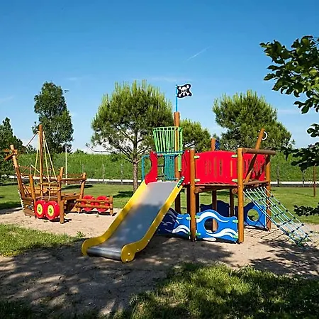 מלון Marina Azzurra 4*