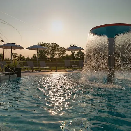 Marina Azzurra فندق